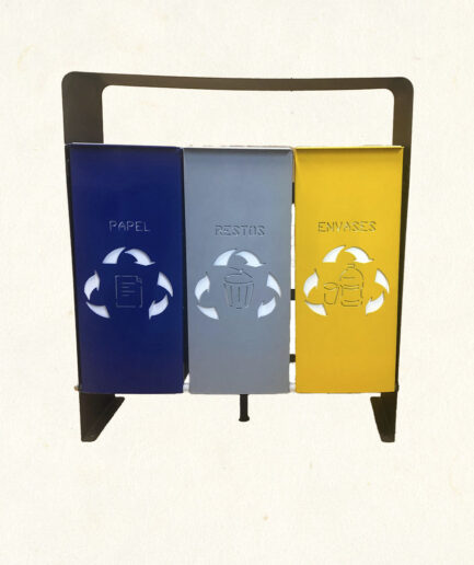 501521 | Outdoor triple-bin recycling bin