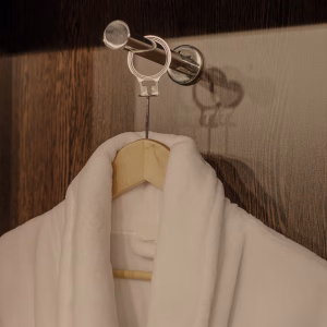 Perchas de armario para hoteles